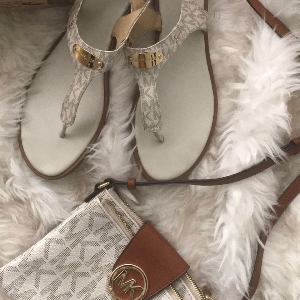Michael Kors mini signature logo  thong sandals